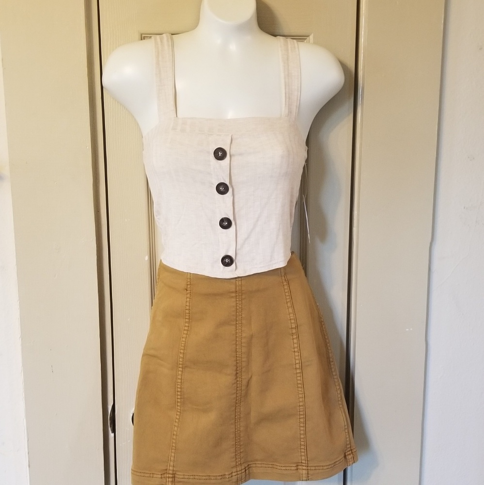 Ribbed Tank w/ Button Detail